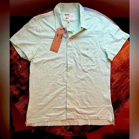 Kahuna Bay by Visitor mens button up shirt. Size: M. - Picture 1 of 11